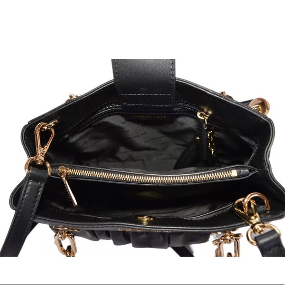 SOLD⛔️Authentic Michael Kors ruffled leather satch - Picture 5 of 8